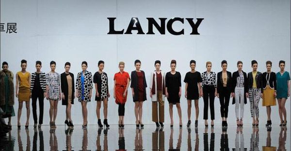 为促进品牌销售增长 国产女装掀跨界热潮(图2)