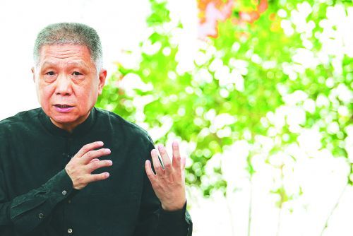 马未都:博物馆不要板着脸(图1) 如同玩文物收藏一样,马未都关注的事物总能被他玩出花样,玩得极致。 信报记者 苏冠名/摄