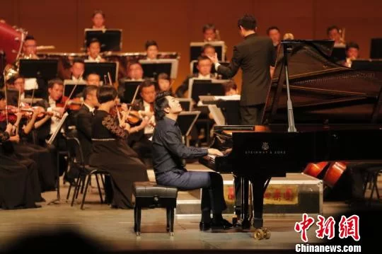 郎朗任&ldquo;兰州蓝&rdquo;国际城市形象推广大使献奏钢琴曲