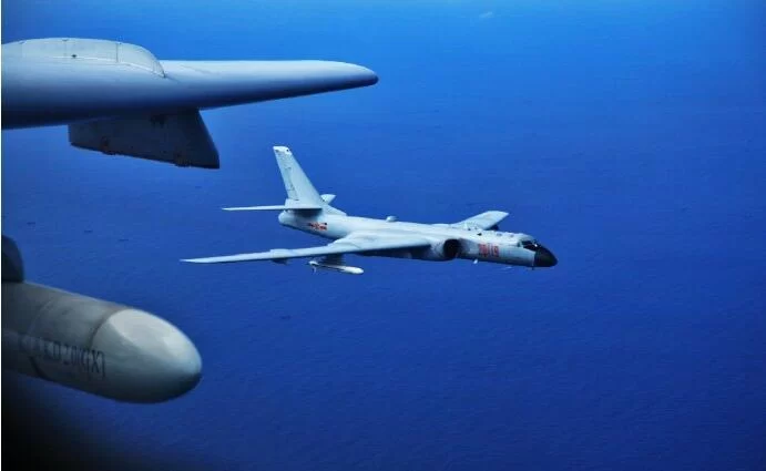专家:中国空军赴远海战机形成体系 主动权将扩大(图1) 点击进入下一页