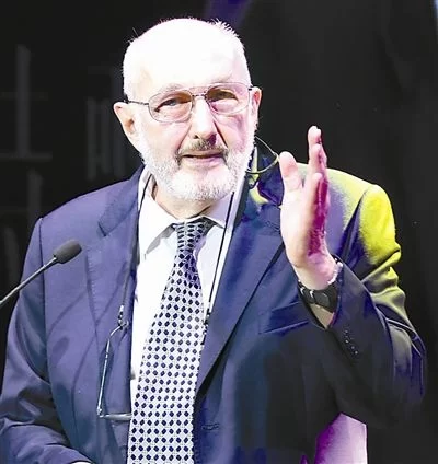 诗歌属于郑愁予或北岛的时代 年轻的诗人在哪里？(图4)