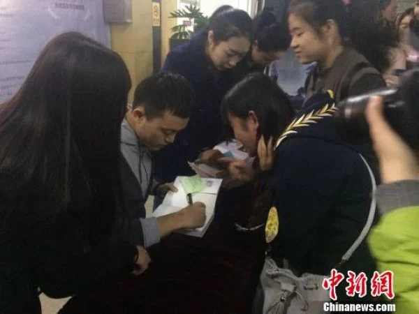 青年作家刘同：我不觉得自己写的是“鸡汤”(图2)