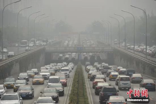 中国20余城市空气出现中度污染(图2) 中国20余城市空气出现中度污染(图2)