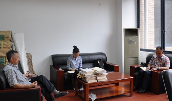 国智网:集聚众智 以文化自信继续引领全面发展(图1) 四川省社会科学院学术顾问、学术带头人、博士生导师杜受祜就文化自信和生态文明建设等问题畅谈