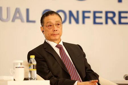 李铁：落户限制是城镇化最大挑战 难道只有大学生才是人才？