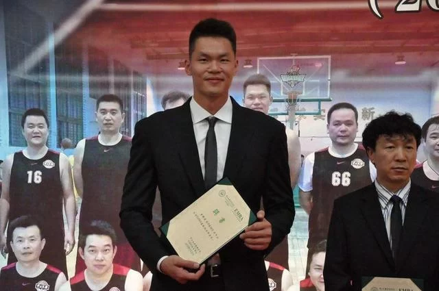 朱芳雨与广东宏远的往事(图6) 朱芳雨与广东宏远的往事(图6)