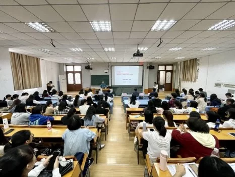 好新闻是如何产生的?资深媒体人宾阳在南宁师范大学开讲