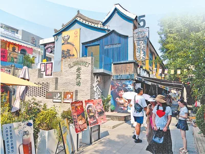 菜市场能改成啥样? 留住“烟火气”编织“潮生活”(图1) 菜市场能改成啥样? 留住“烟火气”编织“潮生活”(图1)