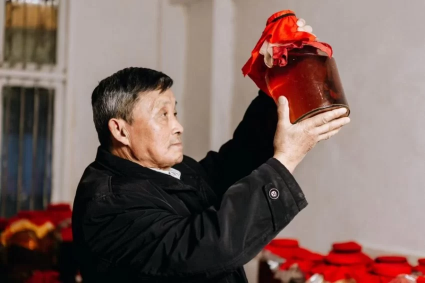 本草竹汁飘香酒：天然养生佳酿(图2)