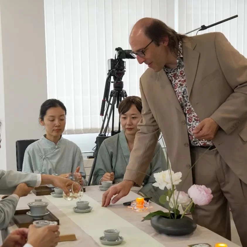 中国与瑞士文化交流合作开启新篇章——伯尔尼中国文化中心正式揭牌(图32)